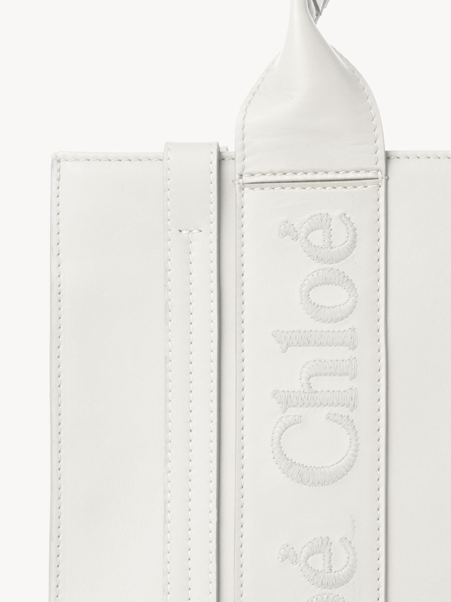 Petit sac cabas Woody à bandoulière en cuir - White