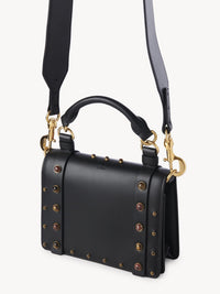 Petit sac à rabat clouté Ora en cuir - Black