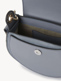 Petit sac Tess à bandoulière en cuir - Storm Blue