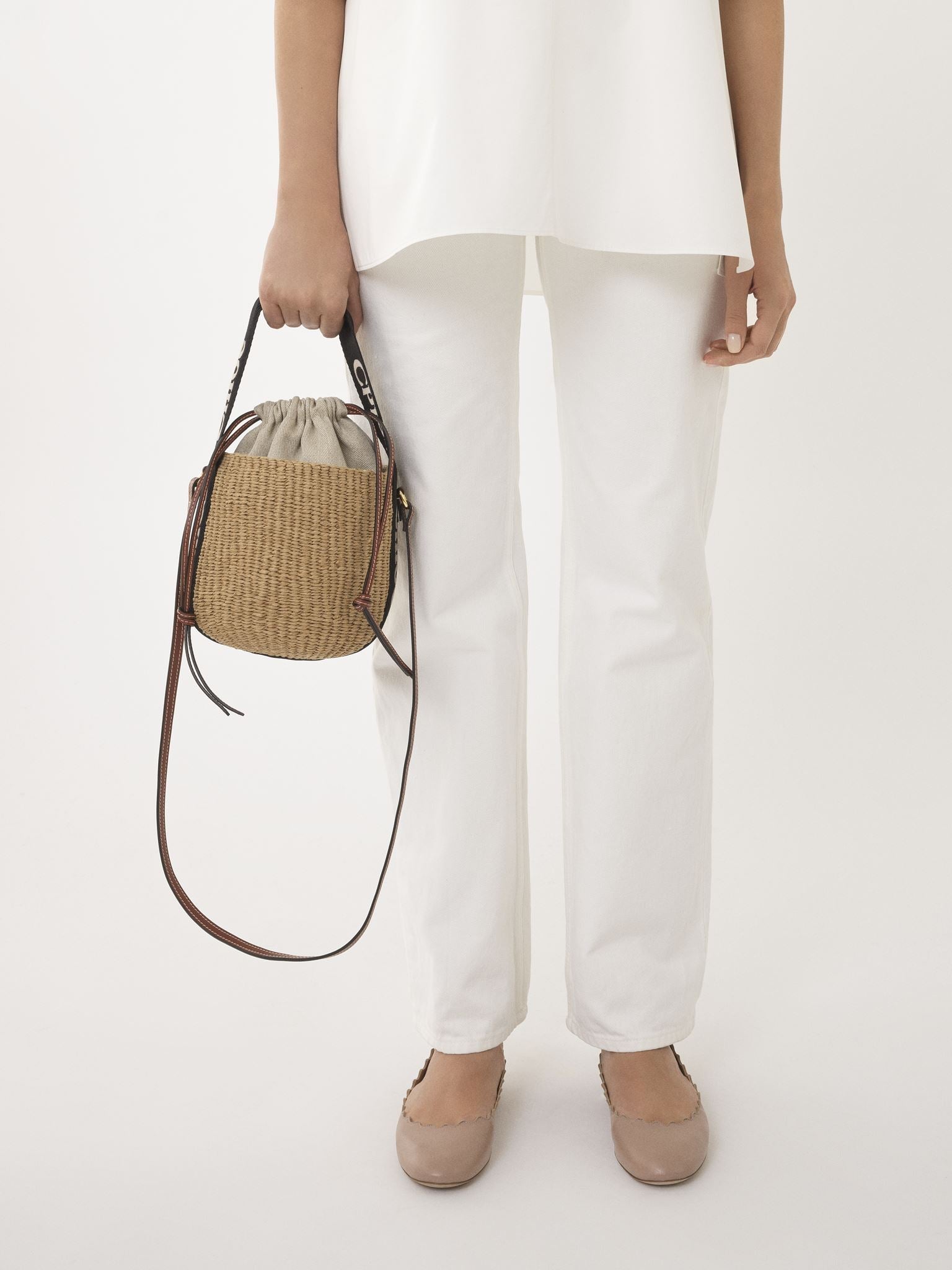 Petit sac panier à logo brodé Woody - Noir Beige