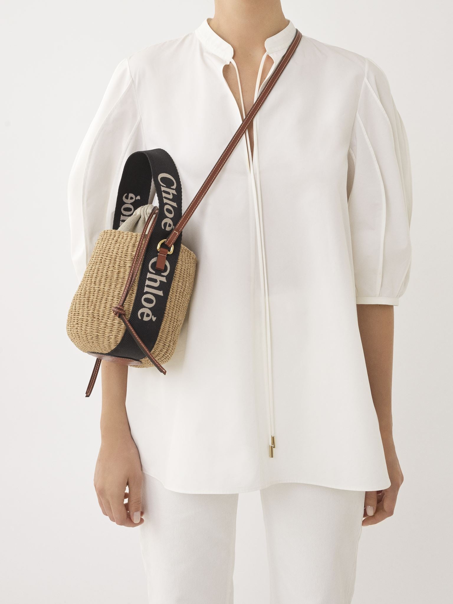 Petit sac panier à logo brodé Woody - Noir Beige