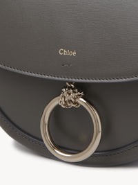 Petit sac porté épaule Arlène en cuir - Gris Éléphant