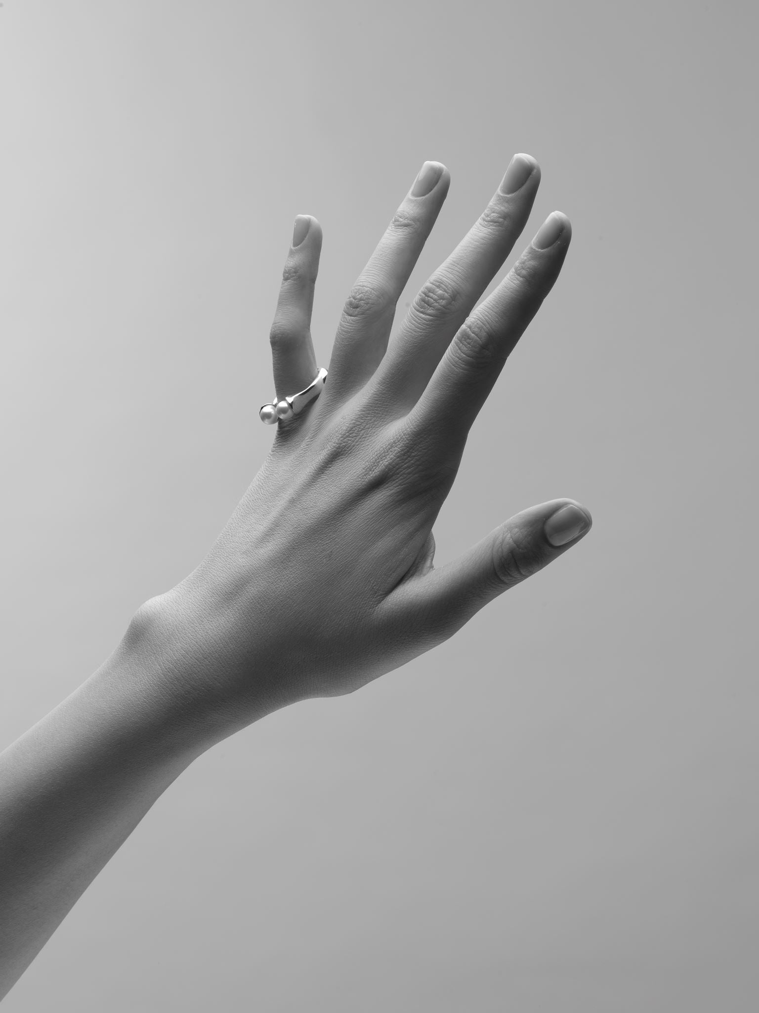 Bague Darcey Round en laiton - Perle