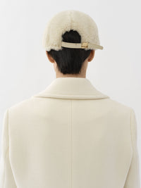 Casquette à logo Chloé en shearling - Soft Beige