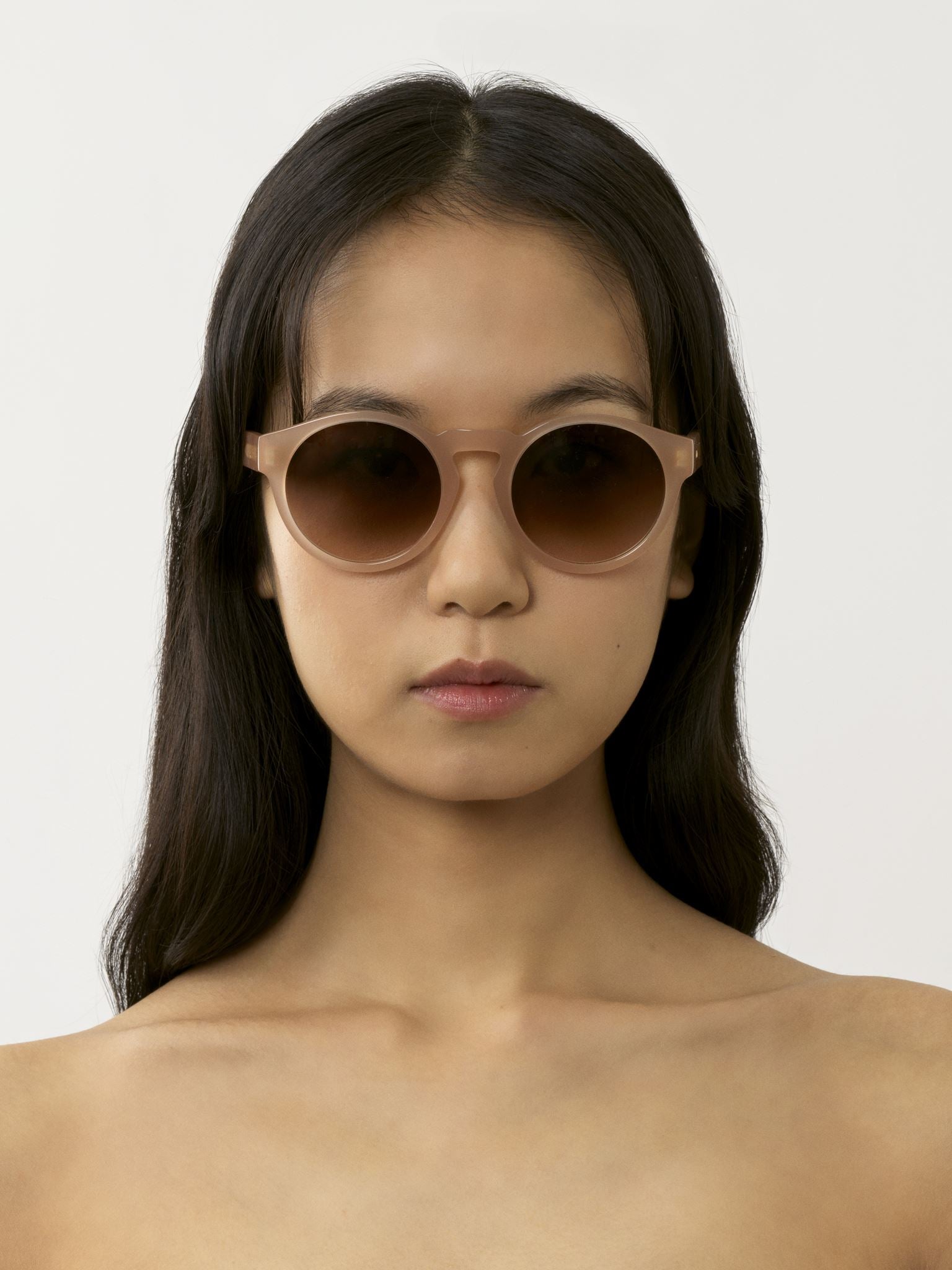 Lunettes de soleil rondes Xena - Nude Crystal