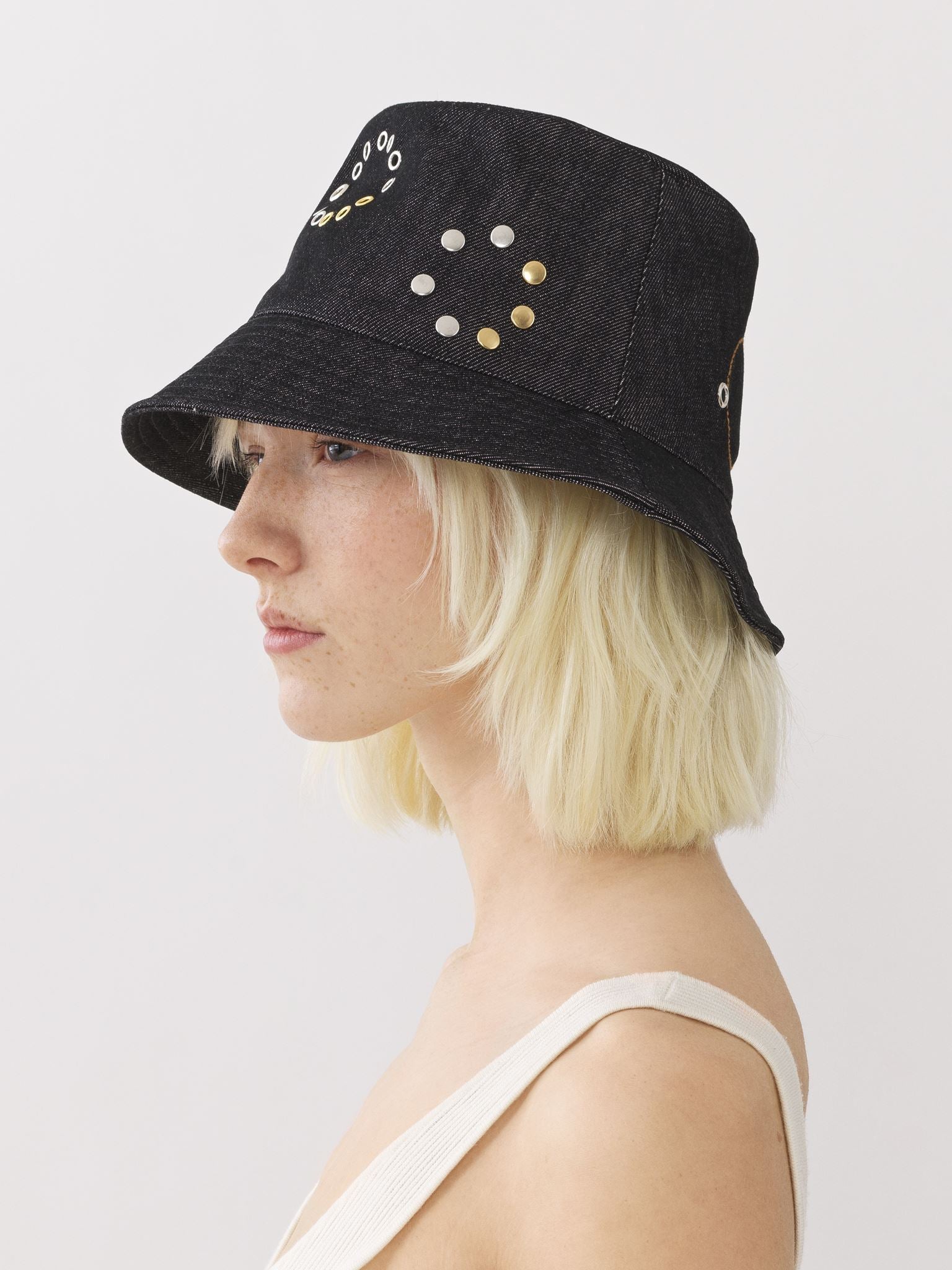 Chapeau Bob à oeillets - Black