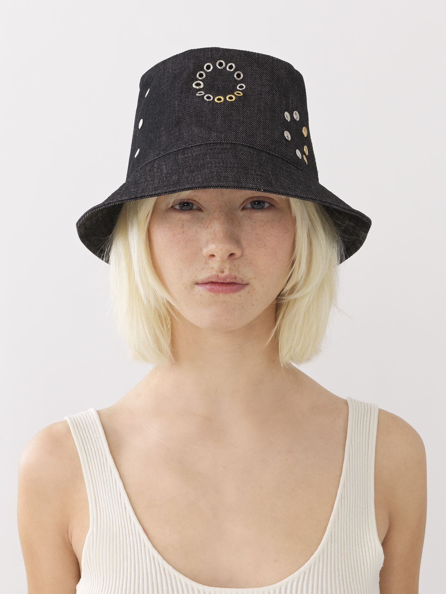 Chapeau Bob à oeillets - Black