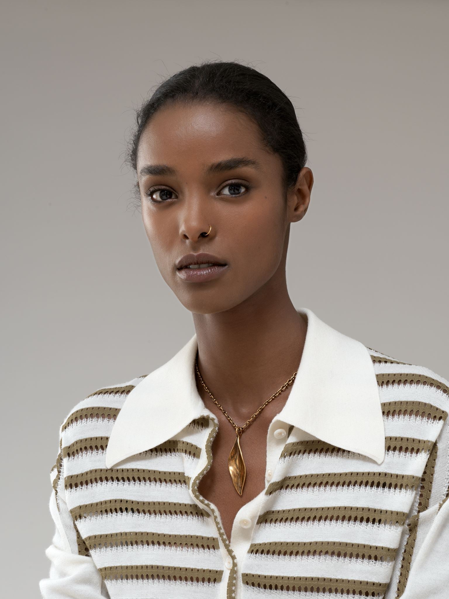 Collier Fiji en laiton - Or Vintage