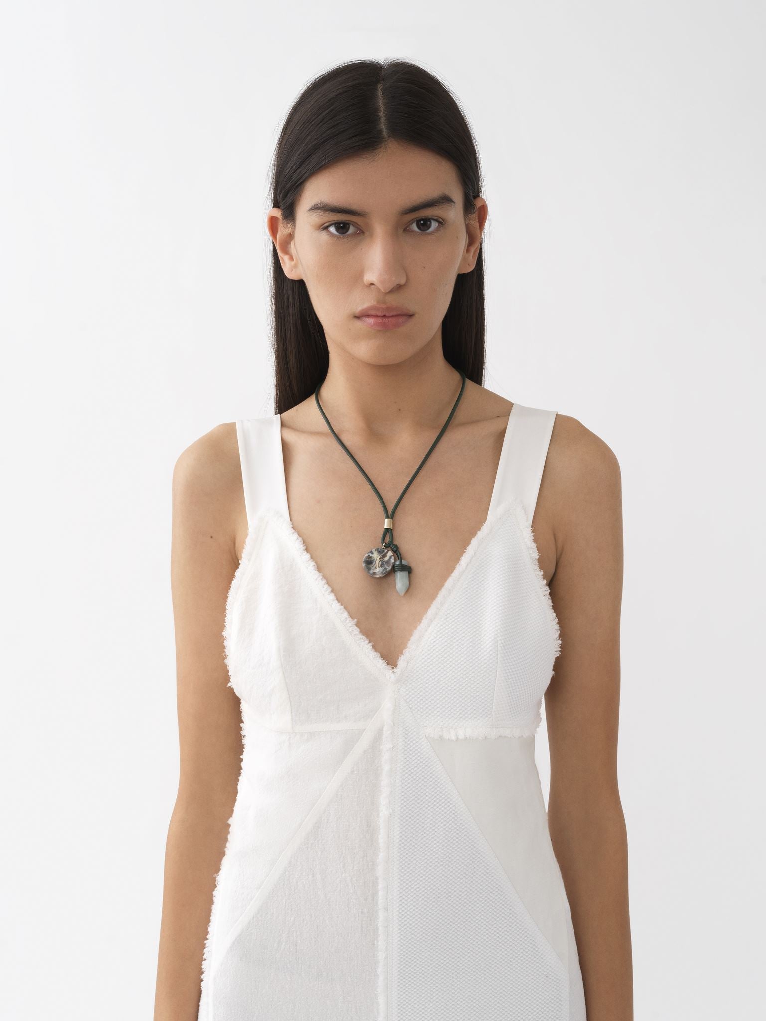 Collier Jemma en cuir et pierre semi préçieuse - Vert Garçonne Foncé