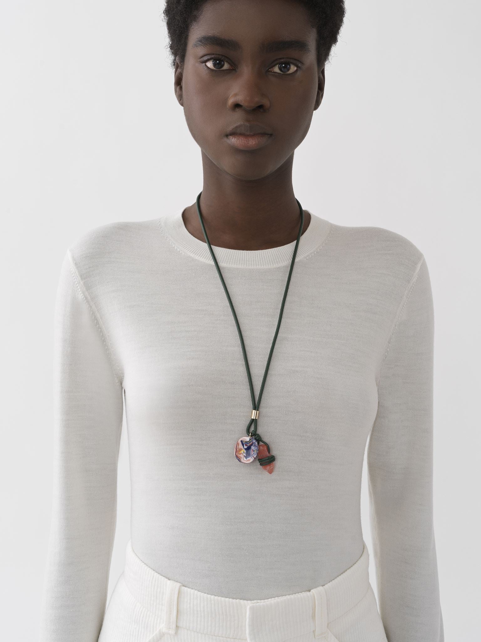 Collier Jemma en cuir et pierre semi préçieuse - Vert Rose