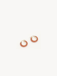 Boucles d'oreilles créoles Kattie en laiton - Henna Orange