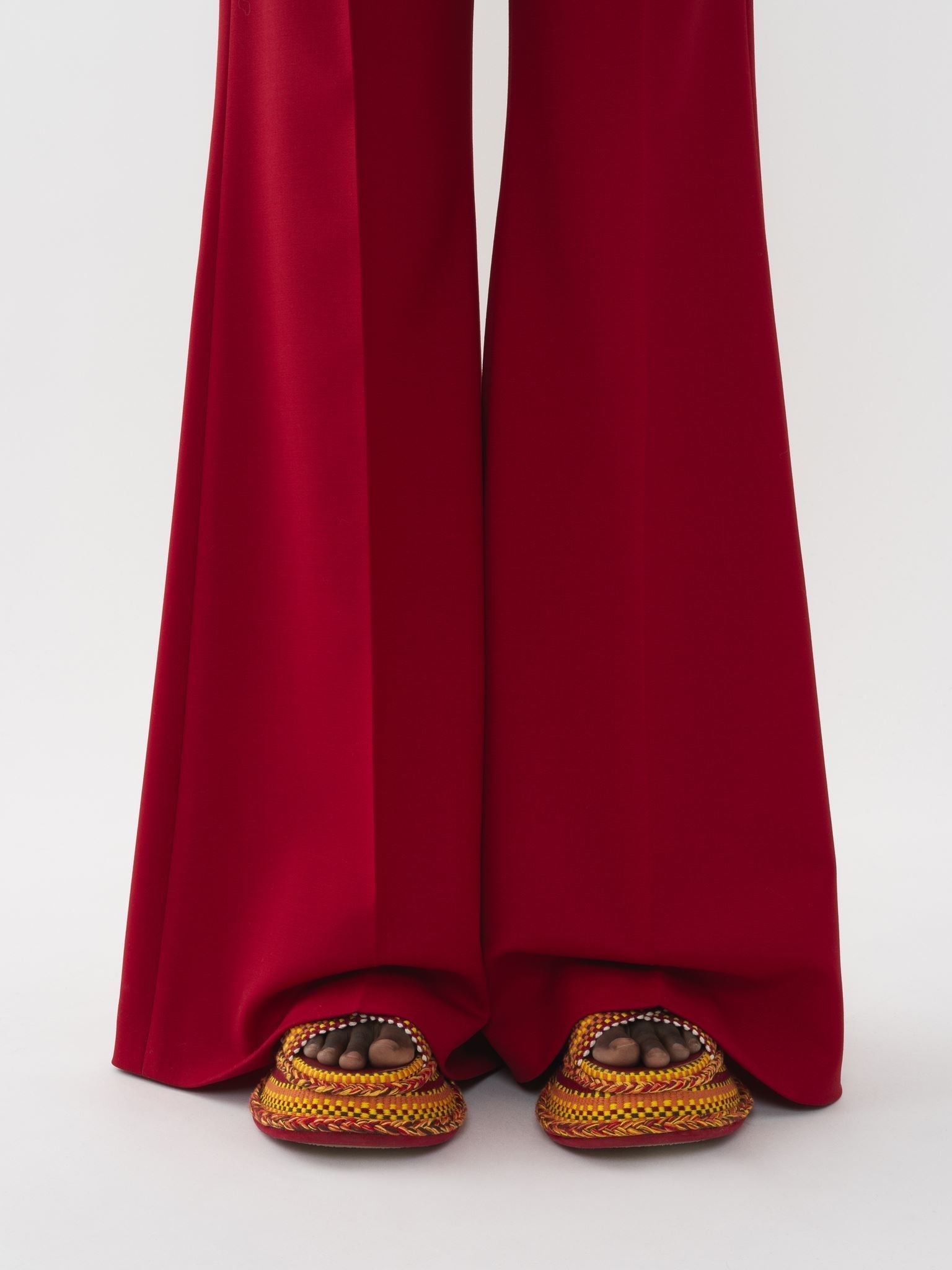 Pantalon évasé en soie - Coup de Coeur Rouge