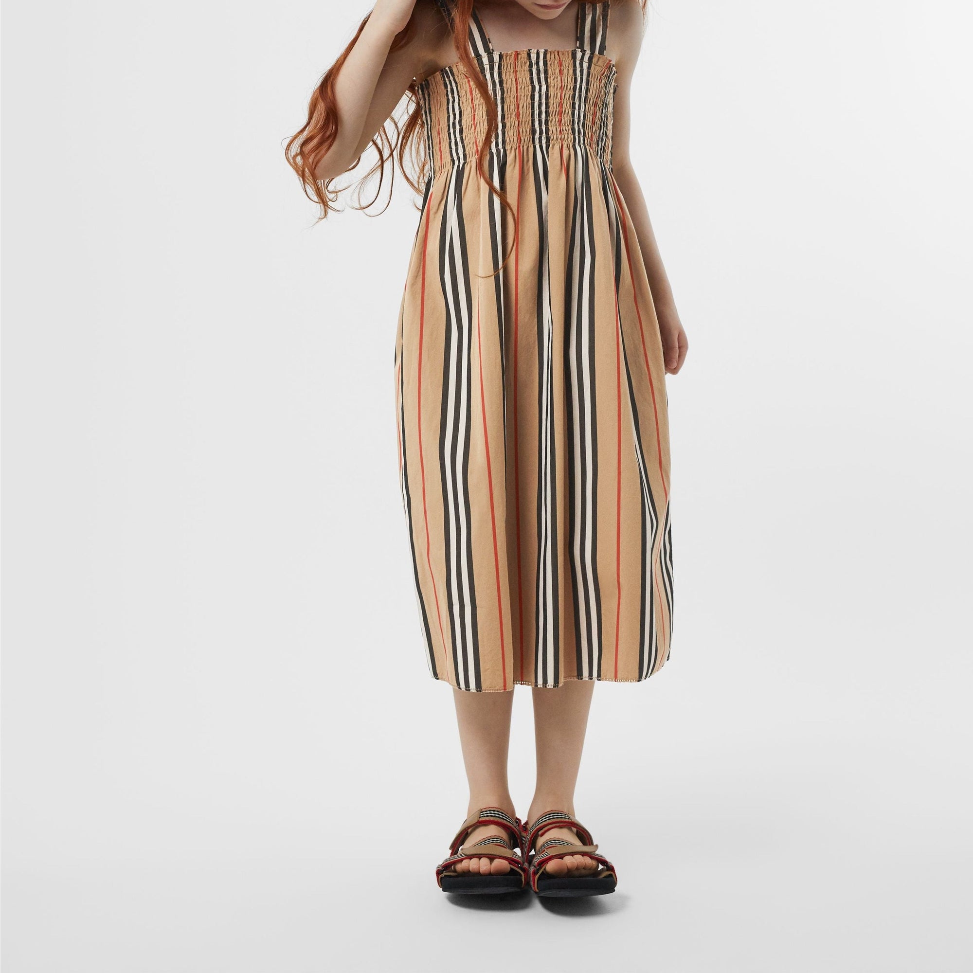 Robe en coton à rayures iconiques et smocks - Archive Beige