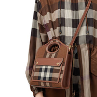 Mini sac Pocket en maille à motif check - Dark Birch Brown Check