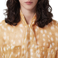 Chemisier à col lavallière en soie à imprimé daim - Honey Beige