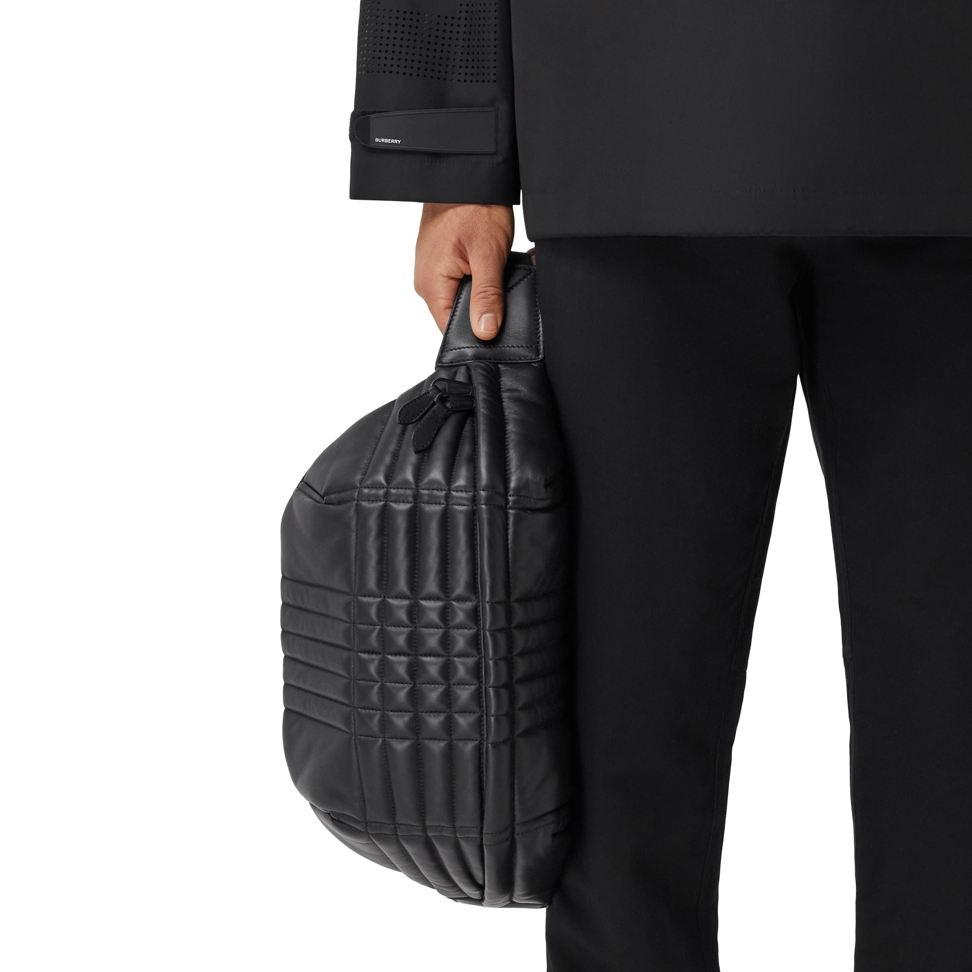 Grand sac banane Sonny matelassé en cuir d'agneau - Black