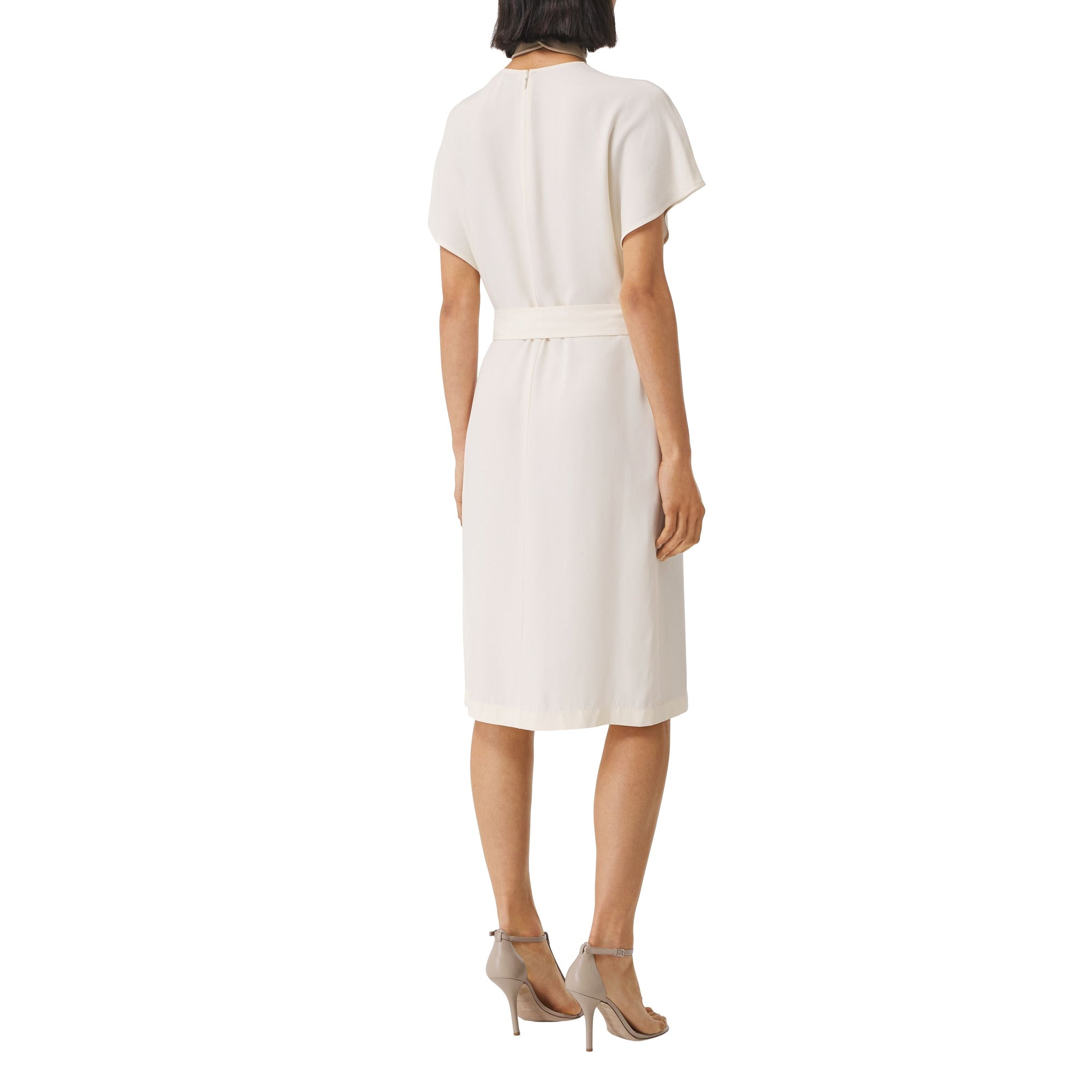 Robe en satin drapée à manches cape - Soft Sand