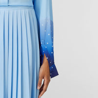 Jupe plissée en soie à imprimé constellation - Soft Cornflower Blue