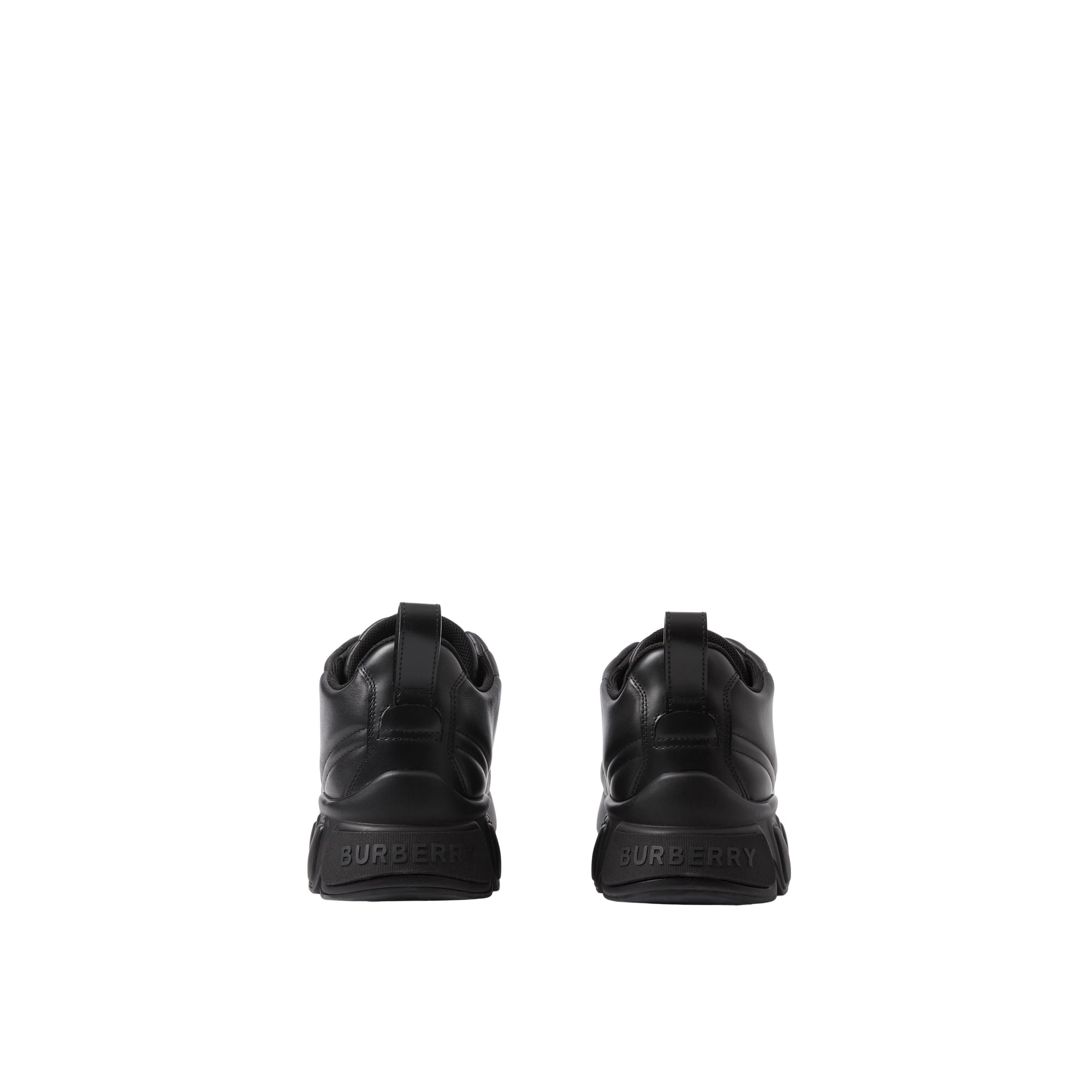 Sneakers Classic Women en cuir matelassé - Black