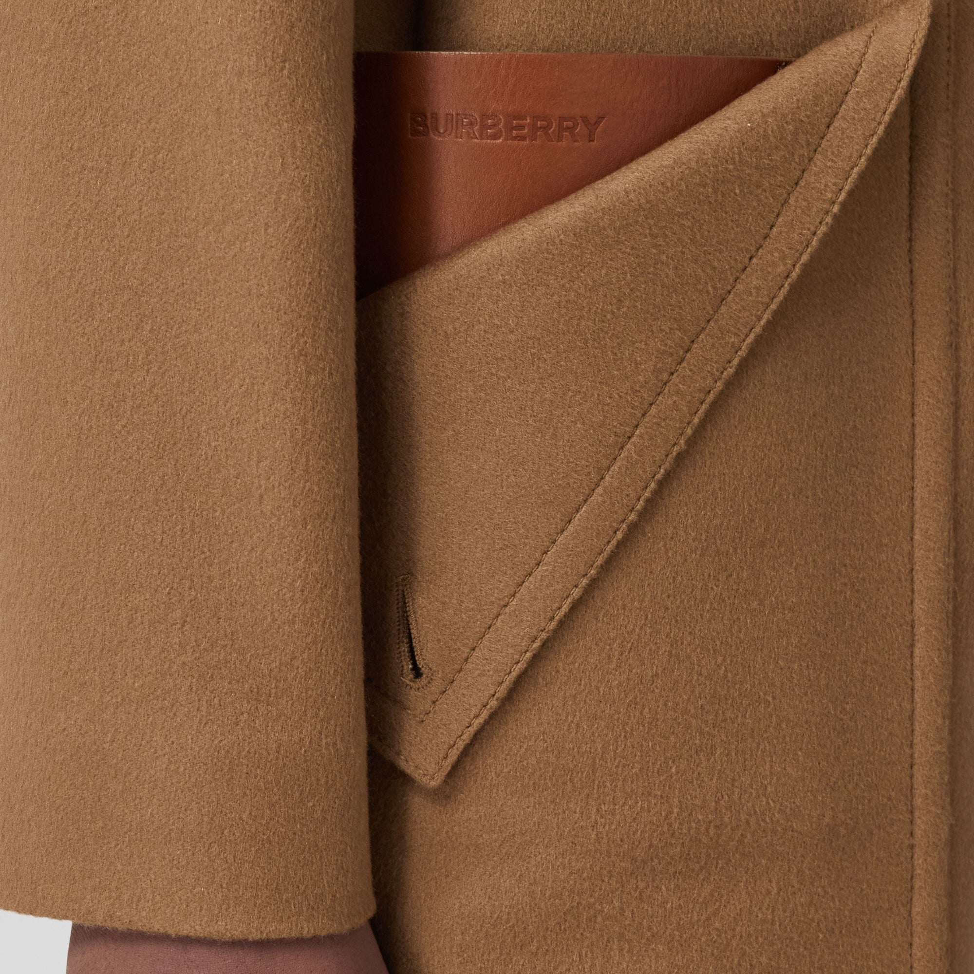 Manteau en cachemire à double boutonnage - Dusty Caramel