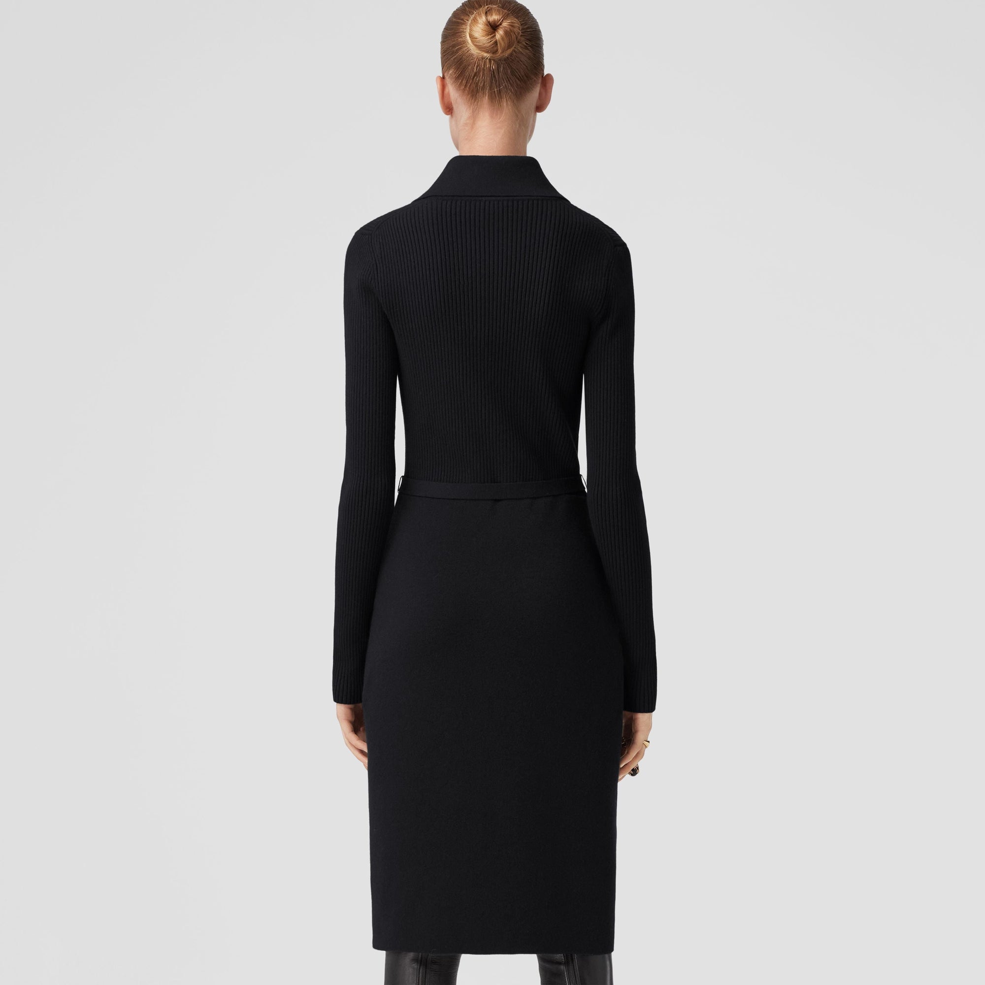 Robe en maille de laine côtelée - Black