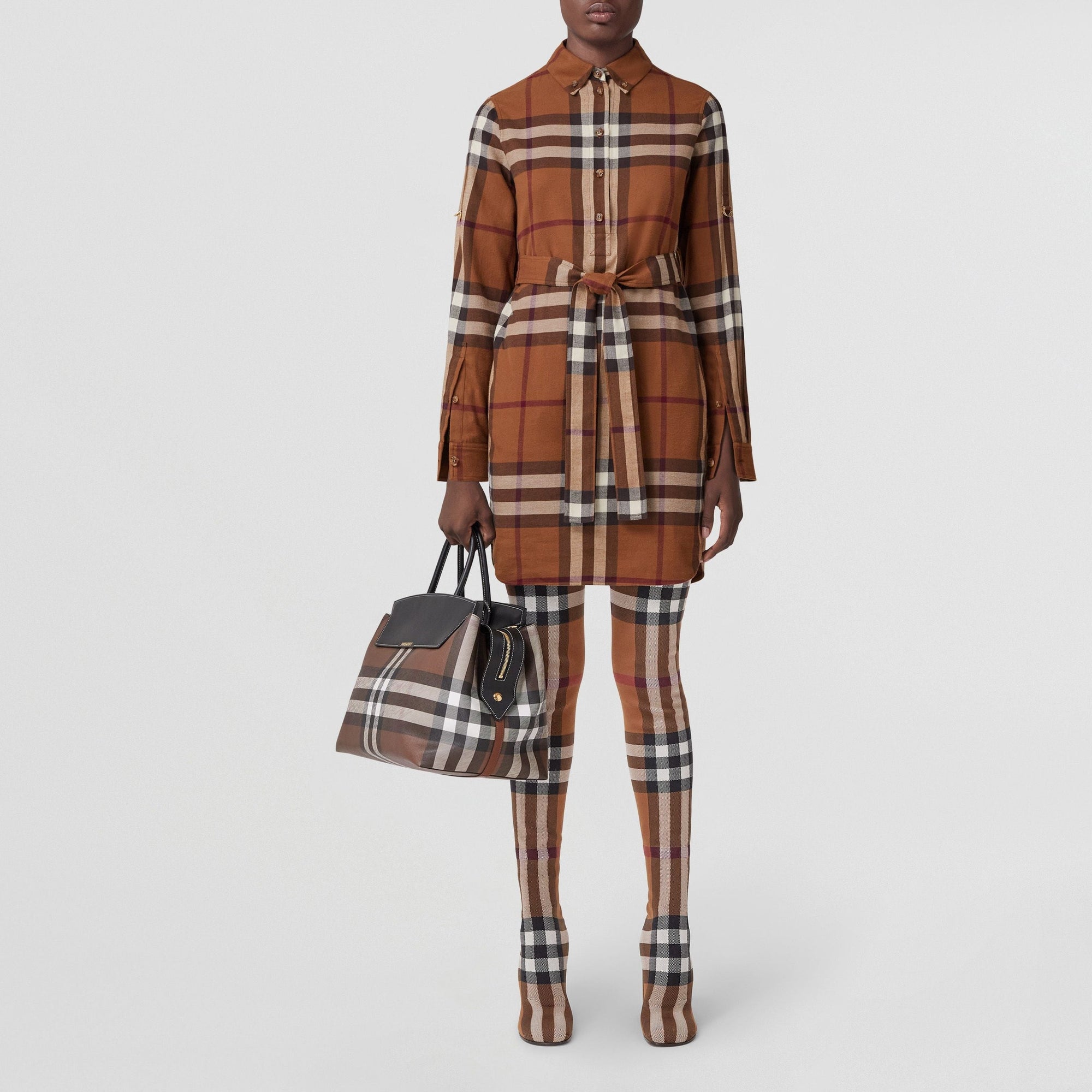 Robe chemise ceinturée à motif check - Dark Birch Brown
