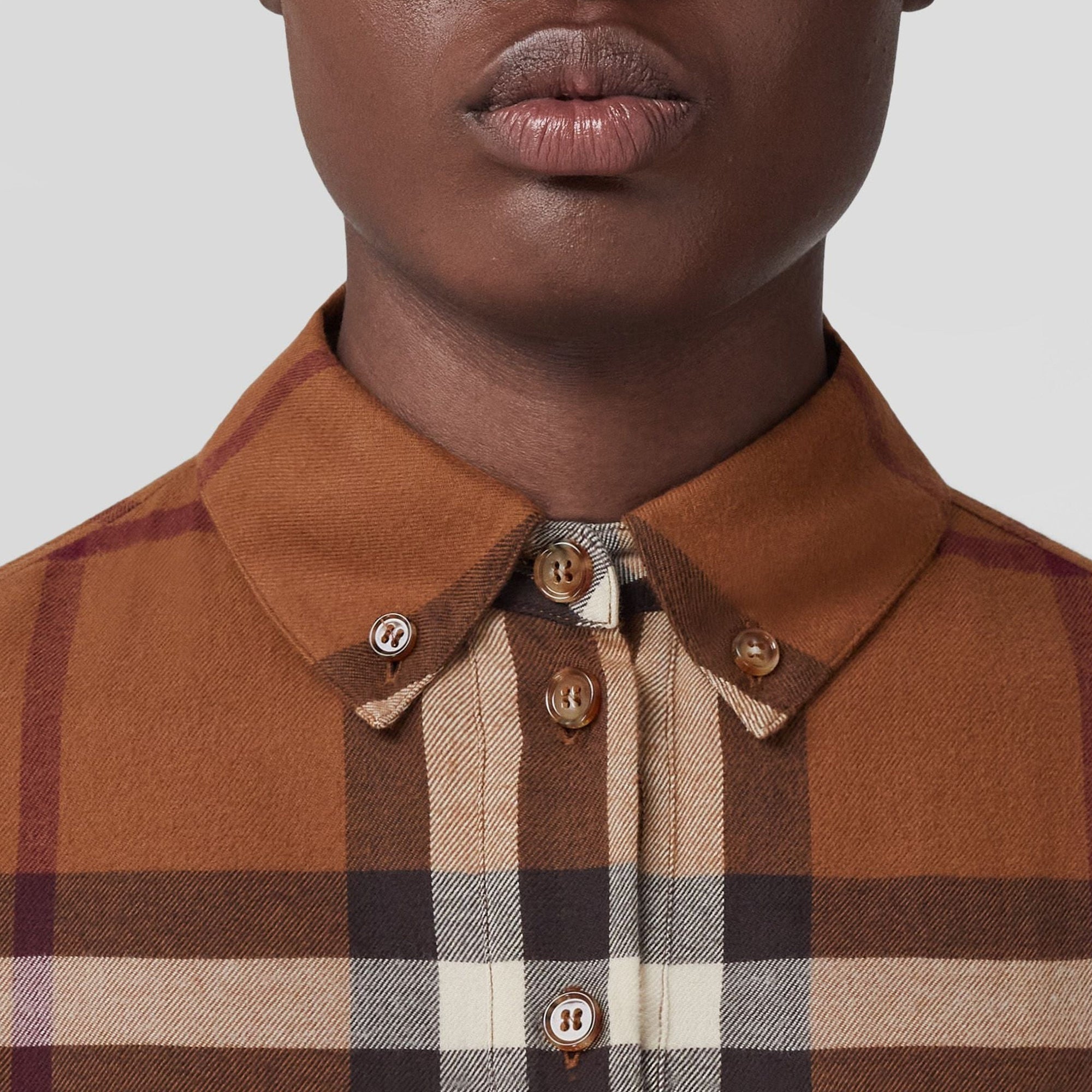 Robe chemise ceinturée à motif check - Dark Birch Brown