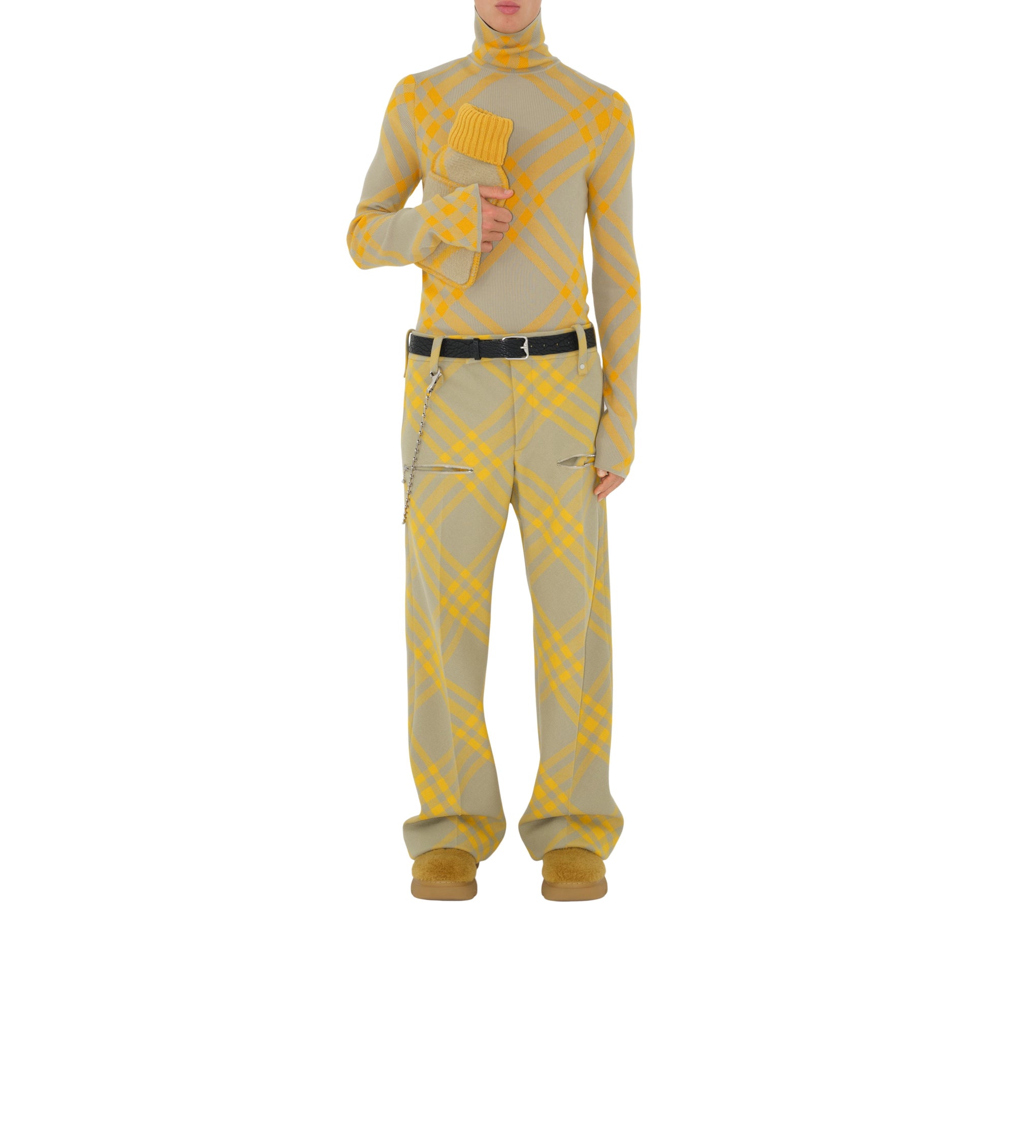 ZZNOSTOCK 0 - Hunter Check