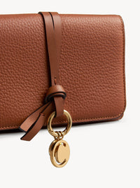 Portefeuille compact à rabat Alphabet en cuir - Tan