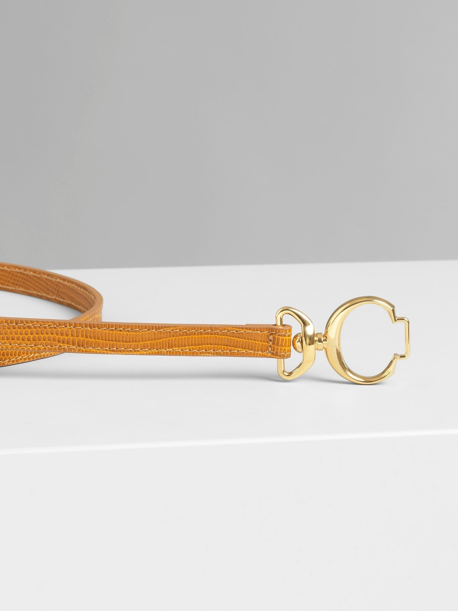 Ceinture Chloé «C» en cuir - Dusty Camel