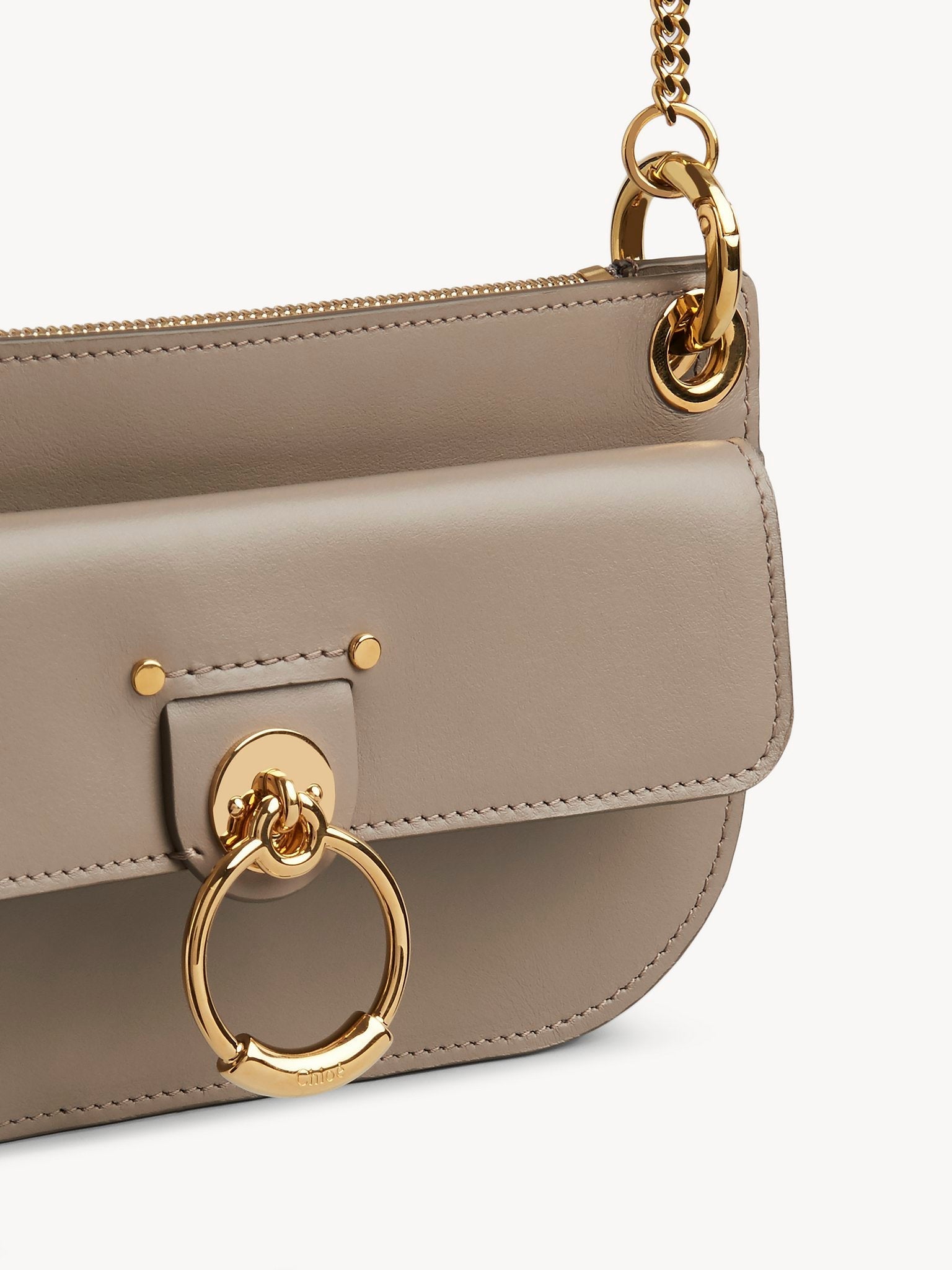 Pochette à bandoulière en cuir lisse - Motty Grey