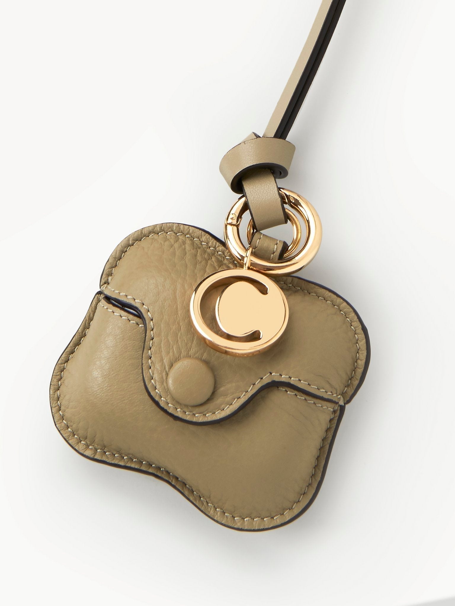 Étui pour Airpods Pro Alphabet en cuir - Pottery Green