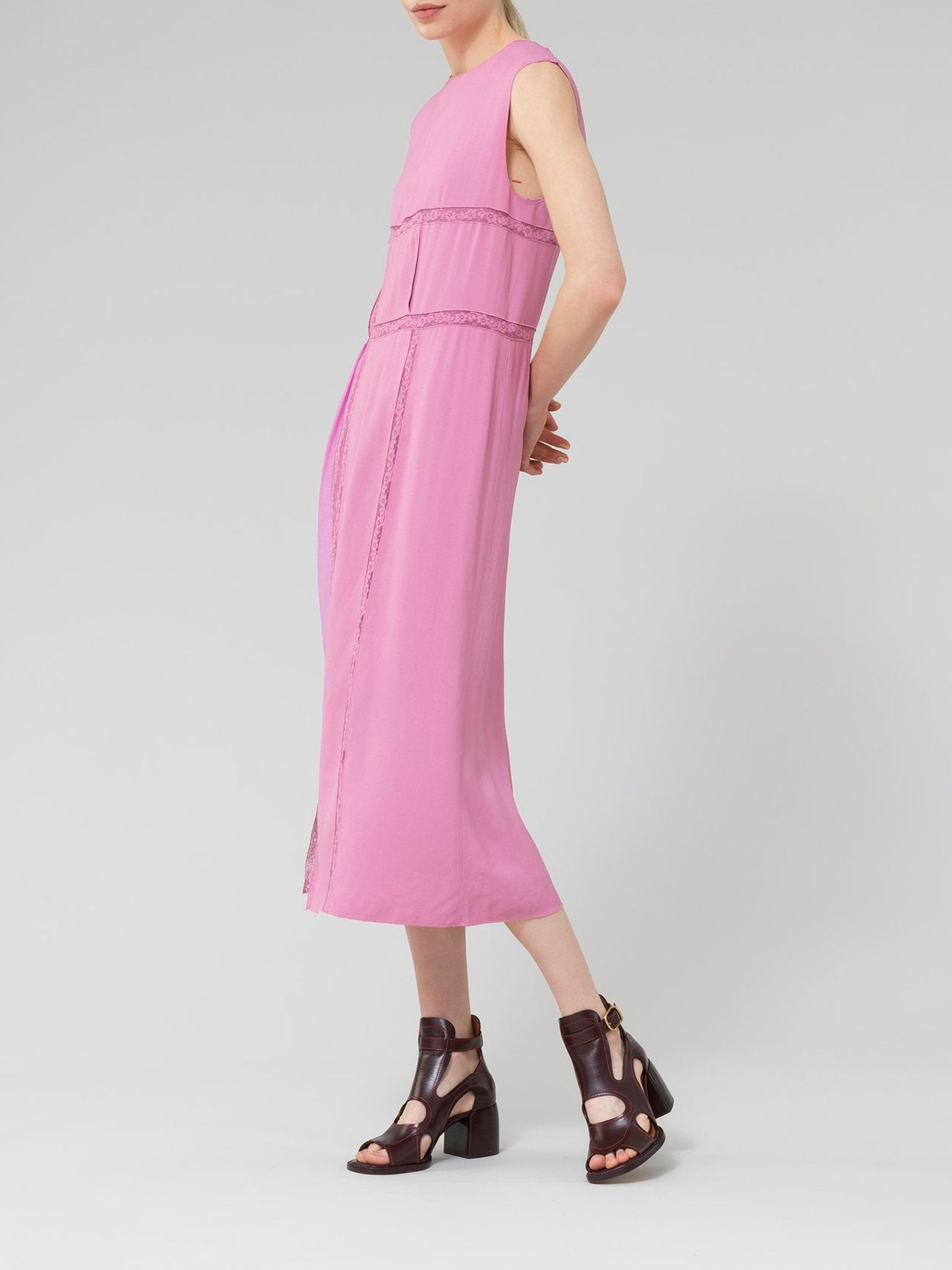 Robe sans manches brodée en dentelle - Velvety Pink