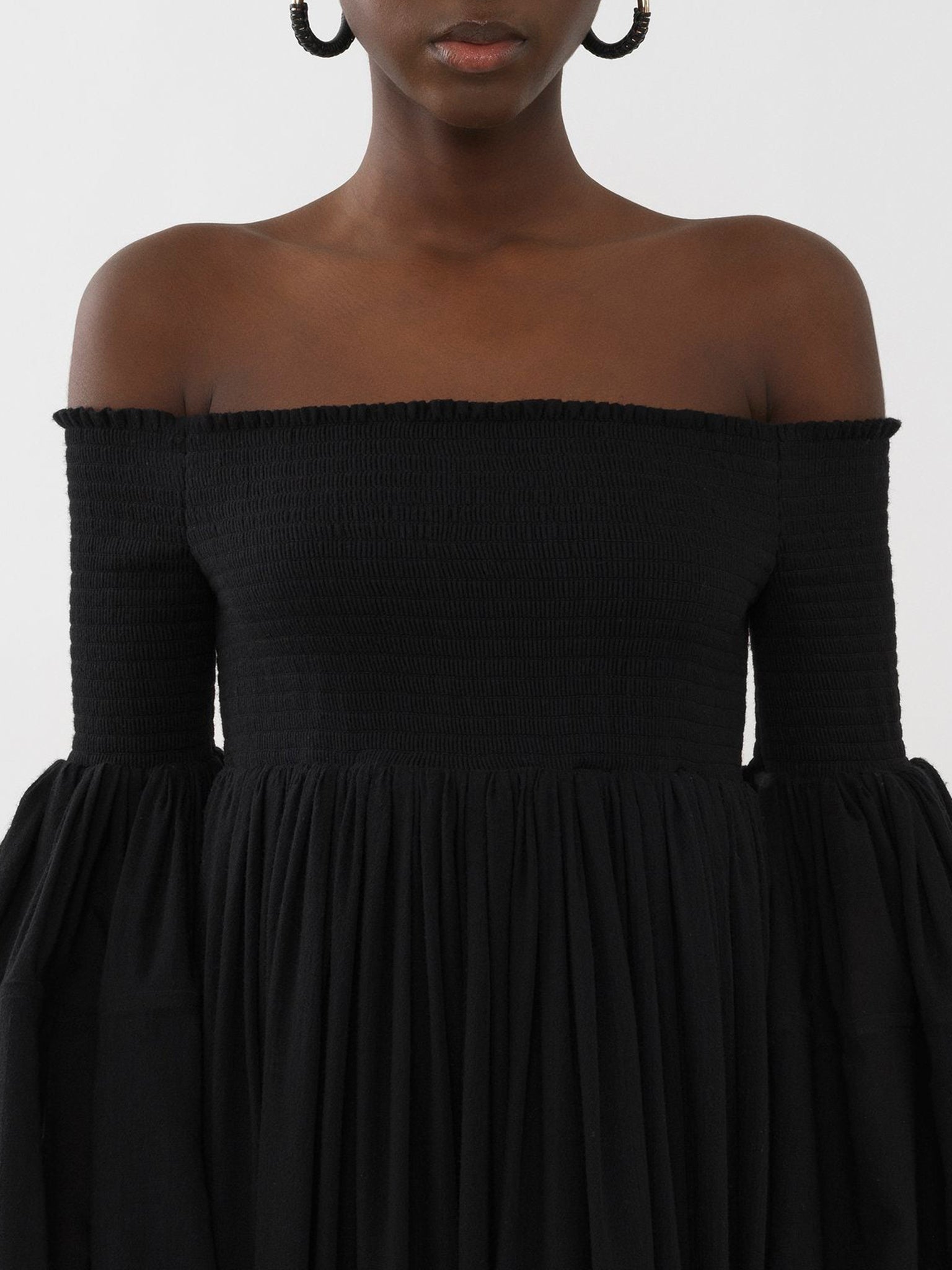 Robe à manches longues smockée en laine - Black