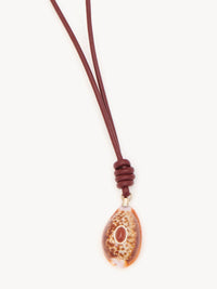 Collier Lyv coquillage Cypraea Helvola en laiton - Burgundy
