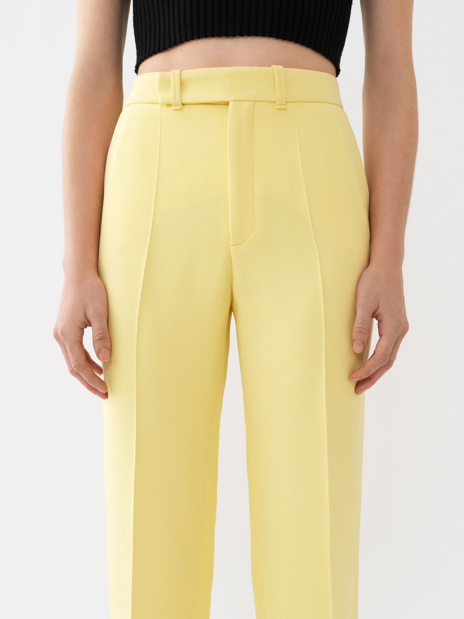 Pantalon costume court en soie - Radiant Yellow