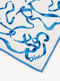 Foulard rubans Chloé x Unicef en soie - White & Blue