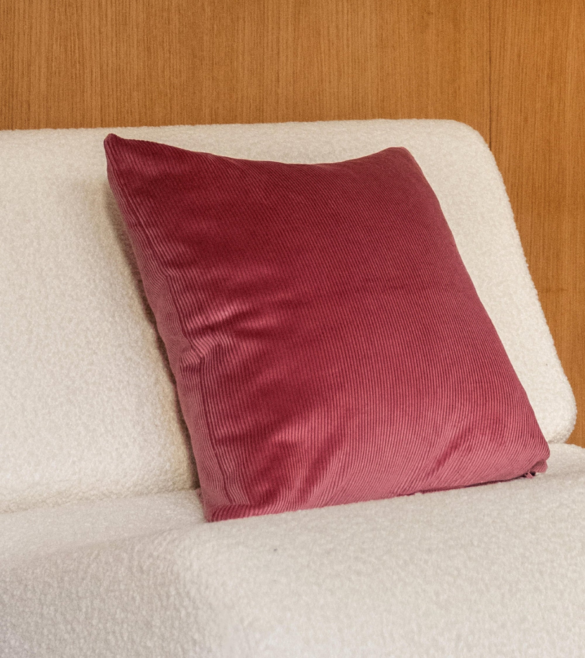 Coussin Carino en velours côtelé - Rose