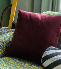 Coussin Carino en velours côtelé - Prune