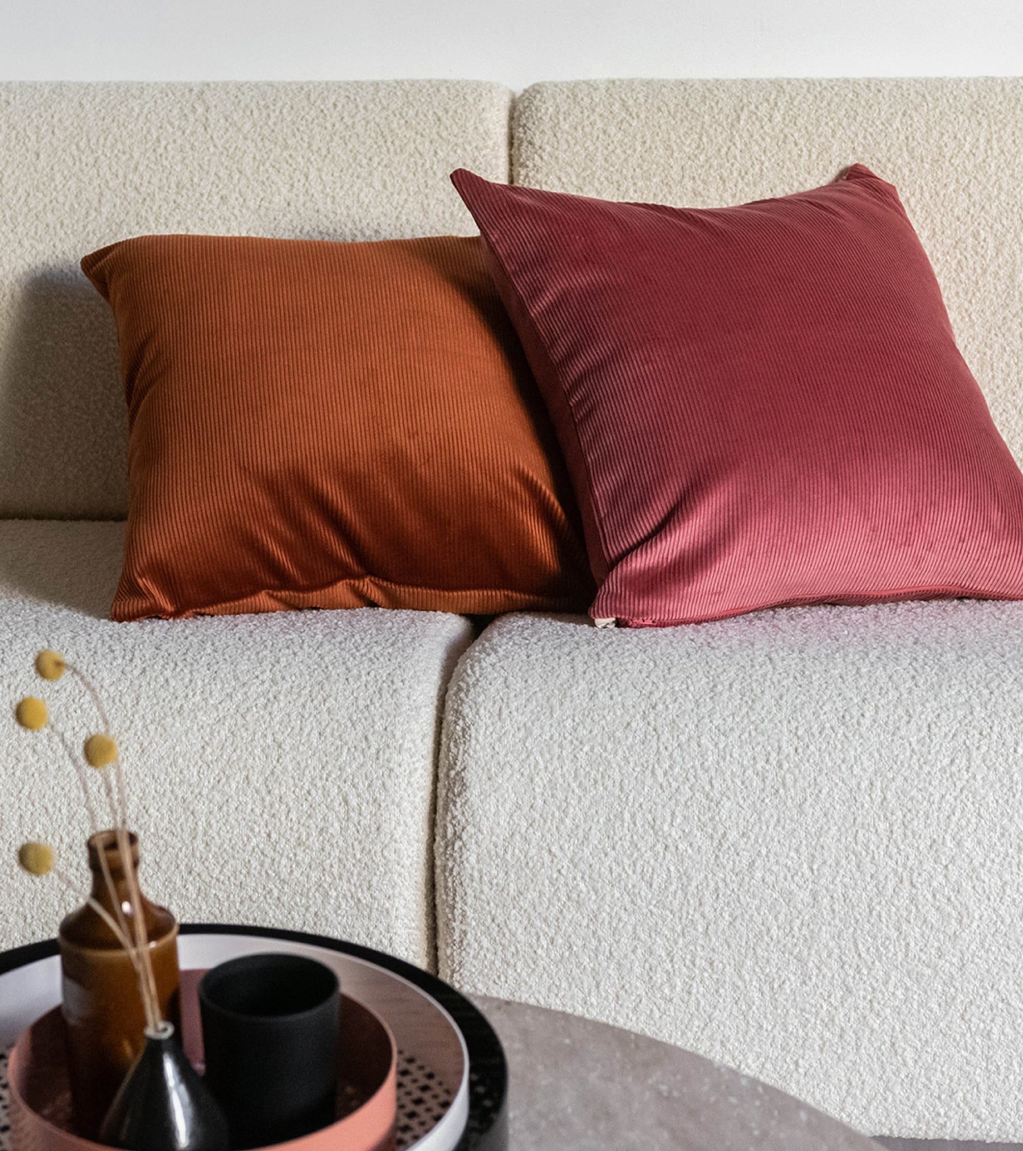 Coussin Carino en velours côtelé - Cognac