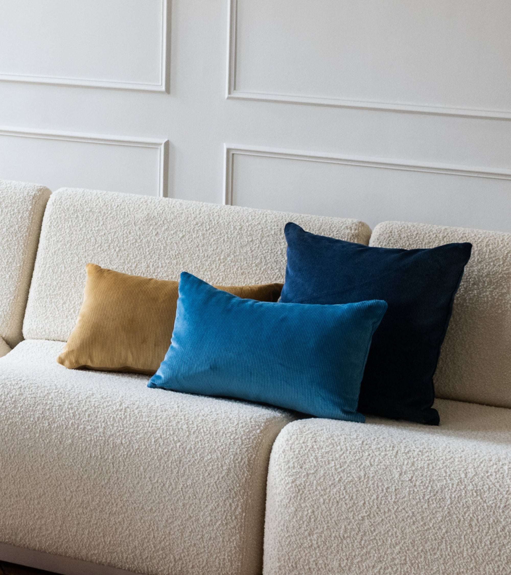 Coussin Carino en velours côtelé - Bleu marine
