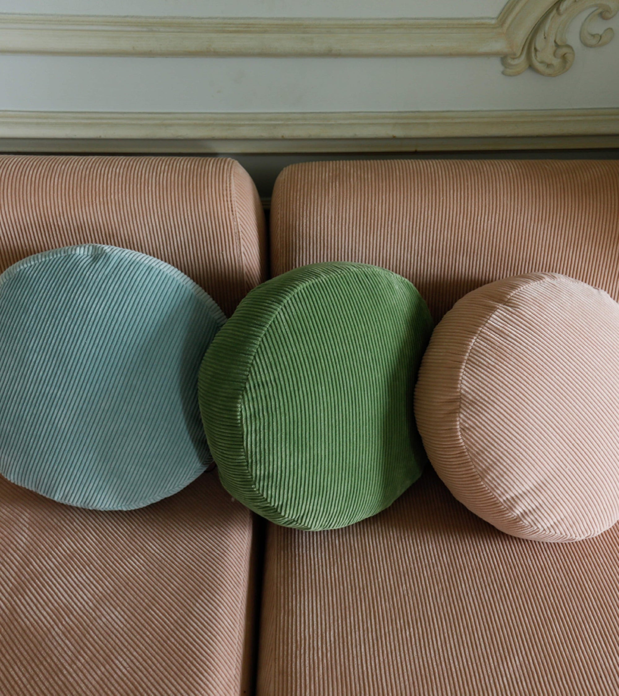 Coussin Ciccio en velours côtelé - Rose pâle