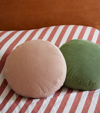 Coussin Ciccio en velours côtelé - Vert amande