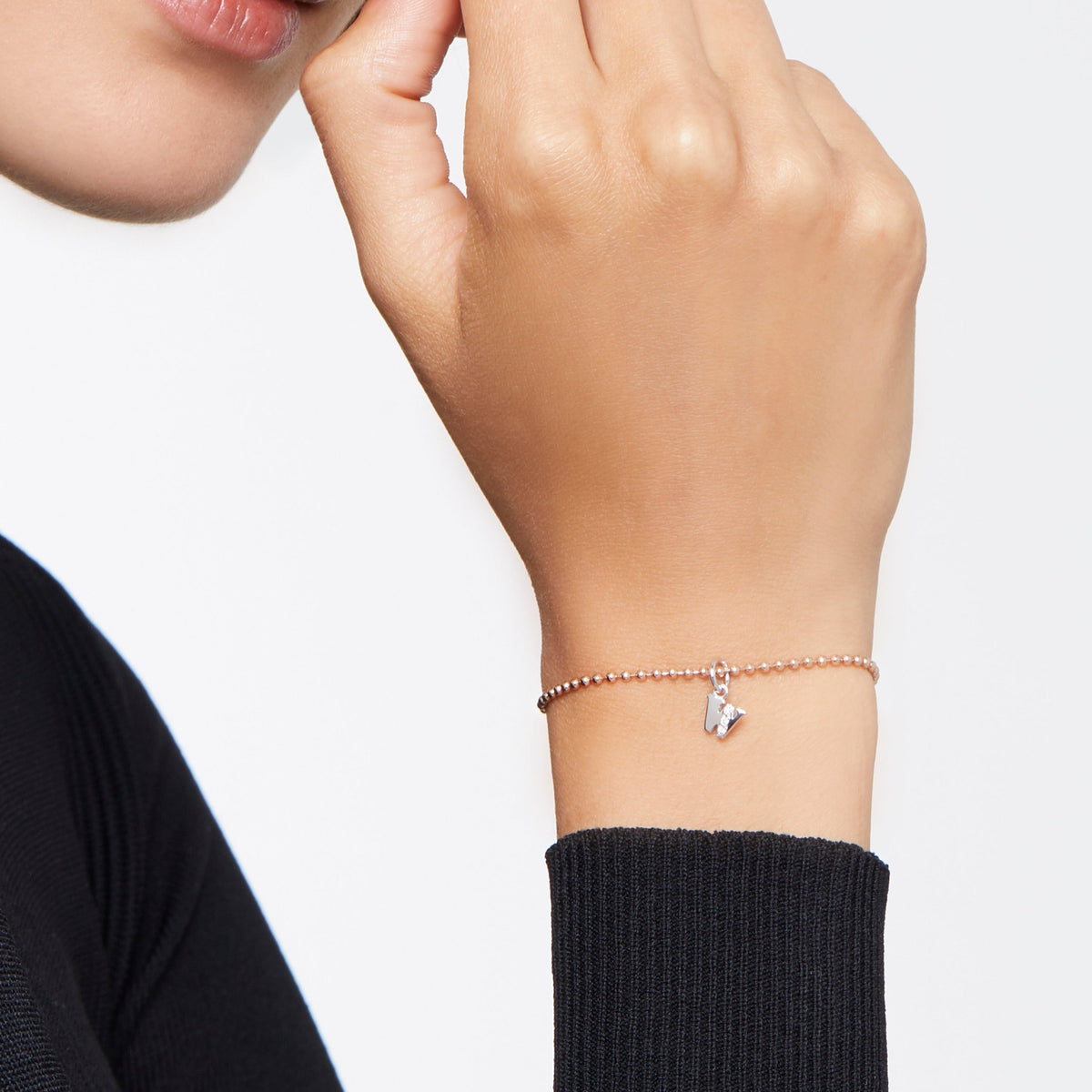 Precious letter W white gold & diamonds Charm - White Gold