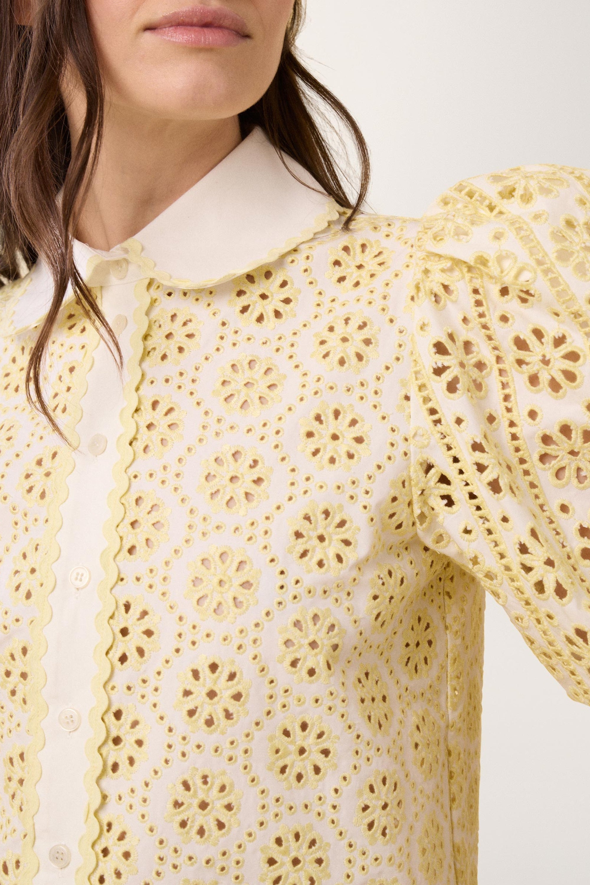 Chemise avec broderies - Blanc