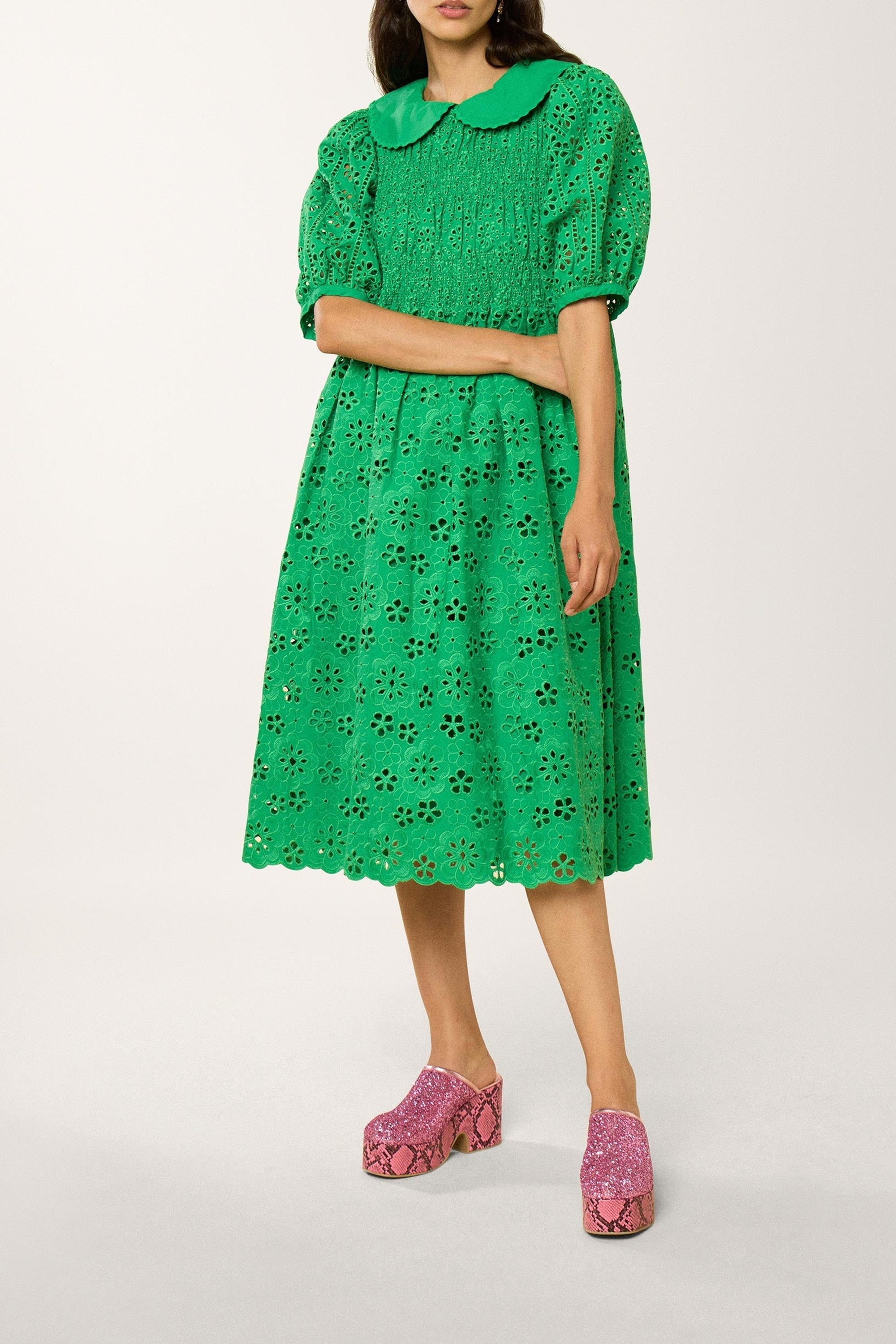Robe midi avec broderies - Vert