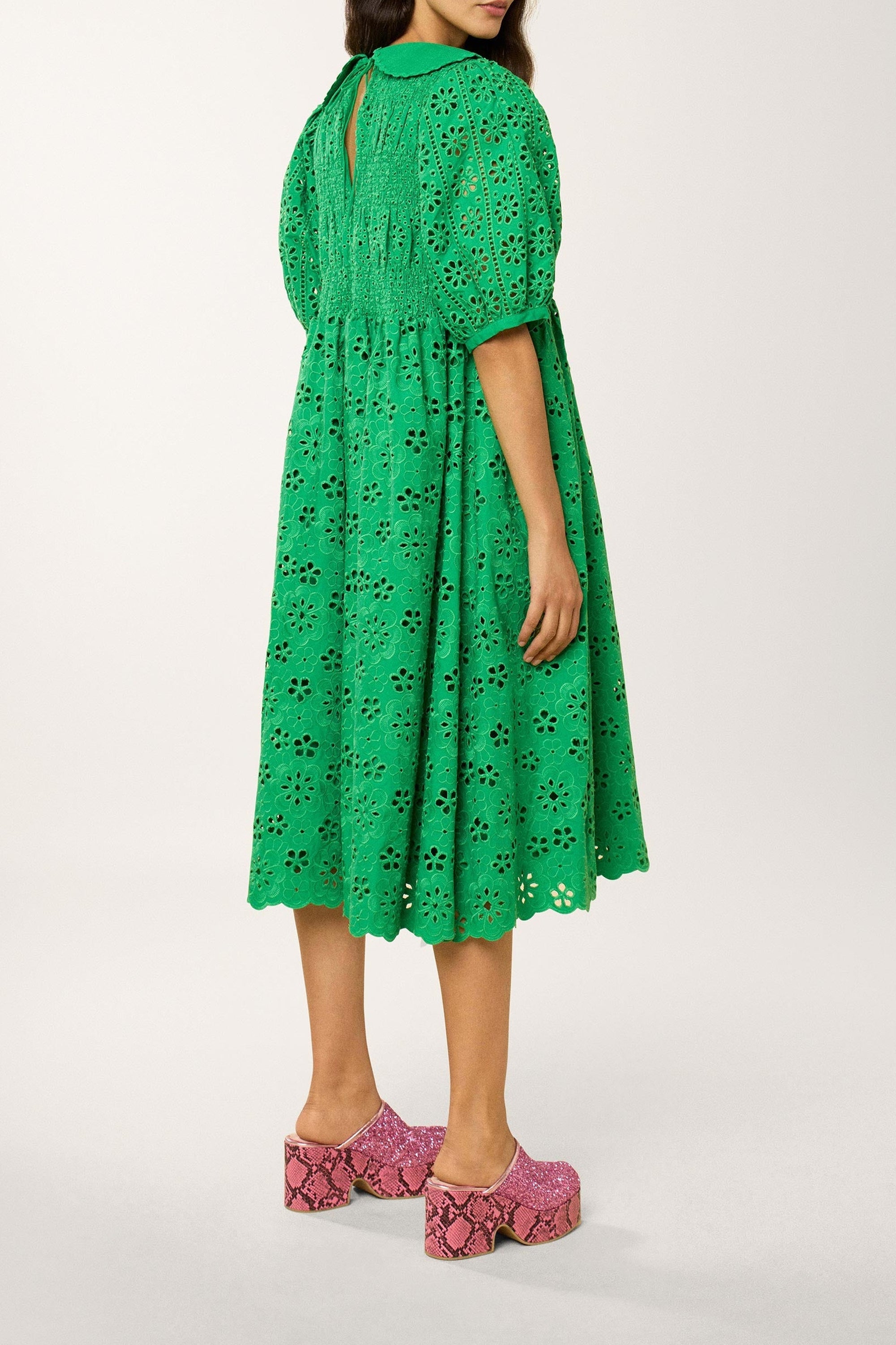 Robe midi avec broderies - Vert