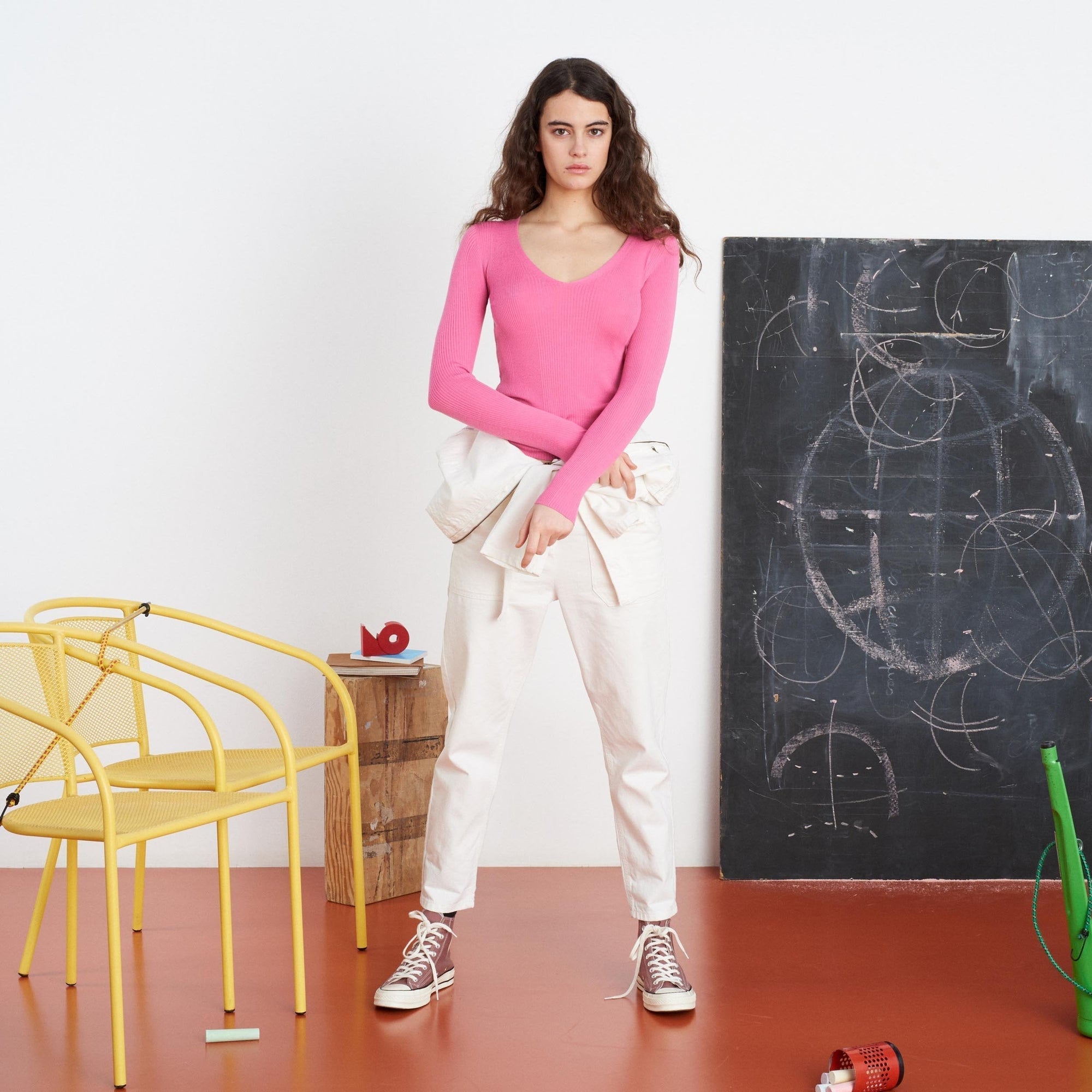 Pull à col V à côtes en laine superfine - Bubble Gum