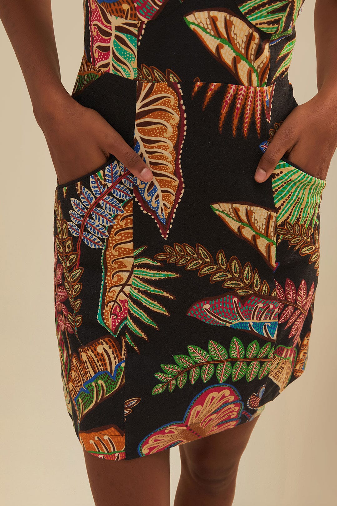 Robe courte Cool Foliage en lin - Noir