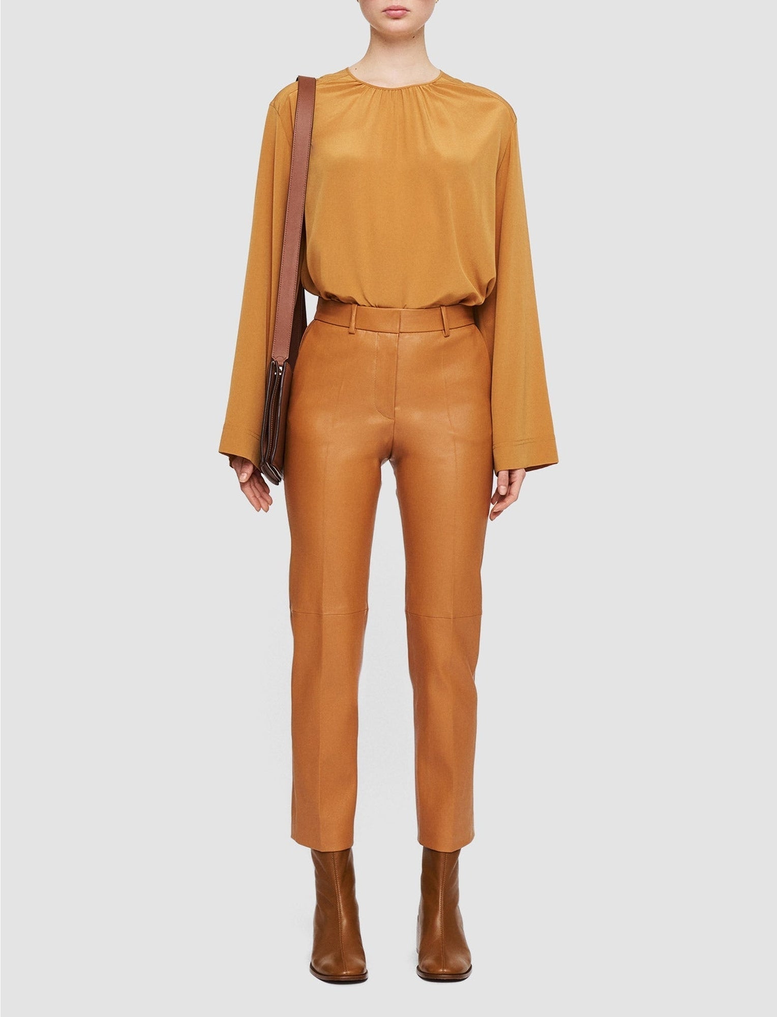 DJV /  4qty / 390€ / 3-3 / ST100%   Coleman-Pant-Leather Stretch